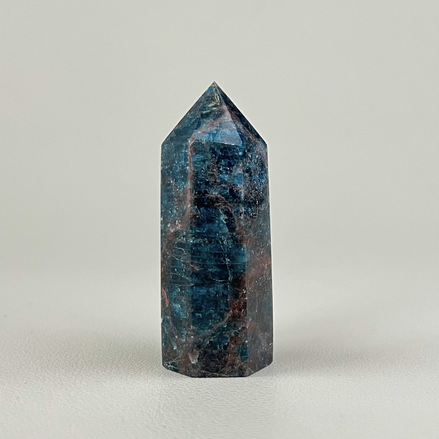 磷灰石晶柱 AP002 (Apatite)